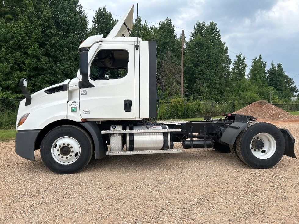 Day Cab Tractor-Heavy Duty Tractors-Freightliner-2021-T11642ST-Tyler-TX-397,393\n\t\tmiles-$ 48,250 - Image 4