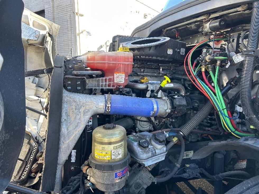 Day Cab Tractor-Heavy Duty Tractors-Freightliner-2021-T11642ST-West Babylon-NY-271,139\n\t\tmiles-$ 46,500 - Image 16