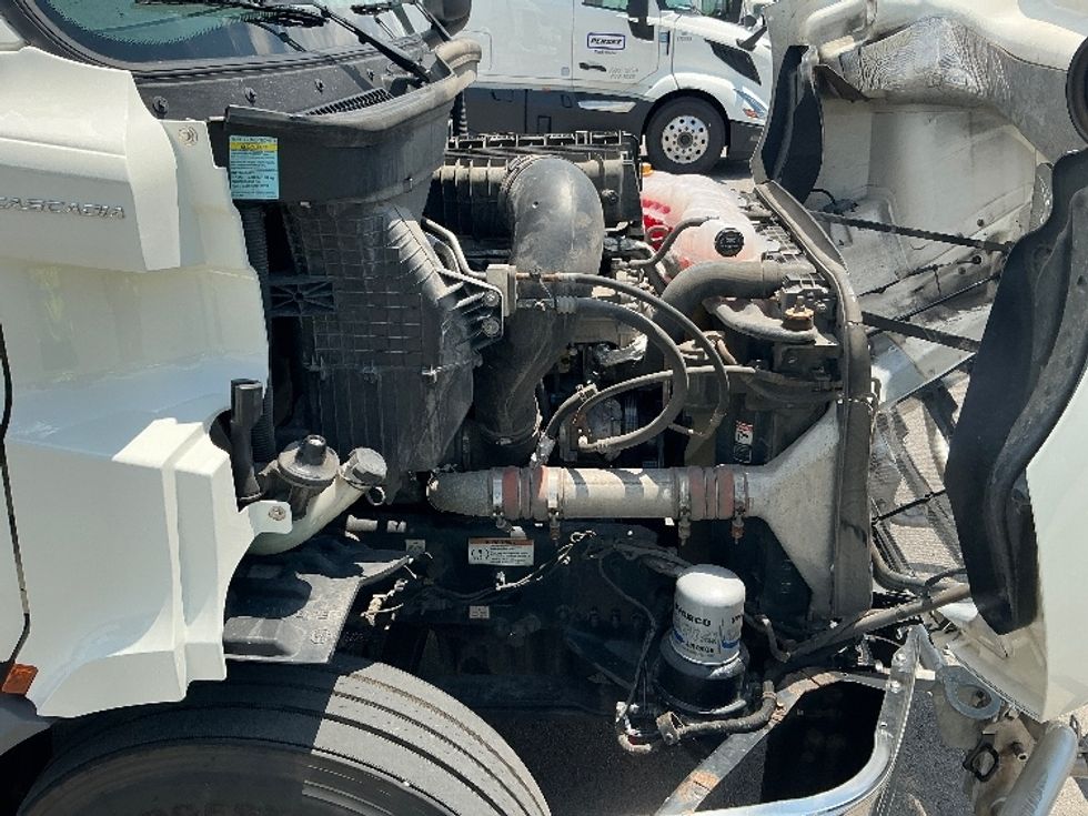 Day Cab Tractor-Heavy Duty Tractors-Freightliner-2021-T11662ST-Lexington-KY-400,610\n\t\tmiles-$ 50,500 - Image 15