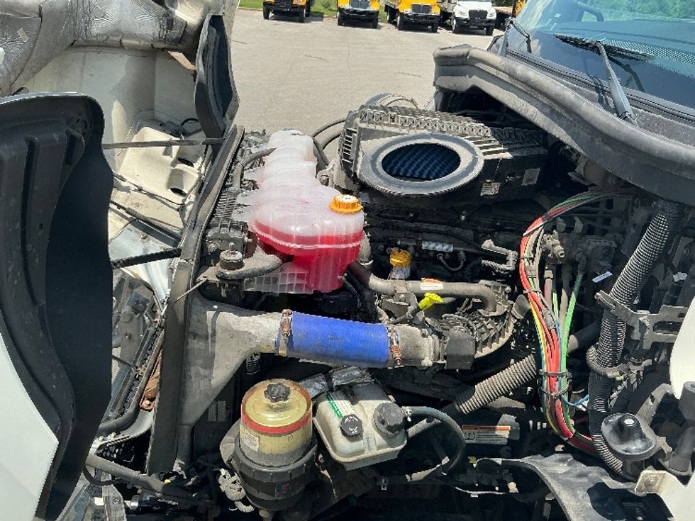 Day Cab Tractor-Heavy Duty Tractors-Freightliner-2021-T11662ST-Lexington-KY-400,610\n\t\tmiles-$ 50,500 - Image 16