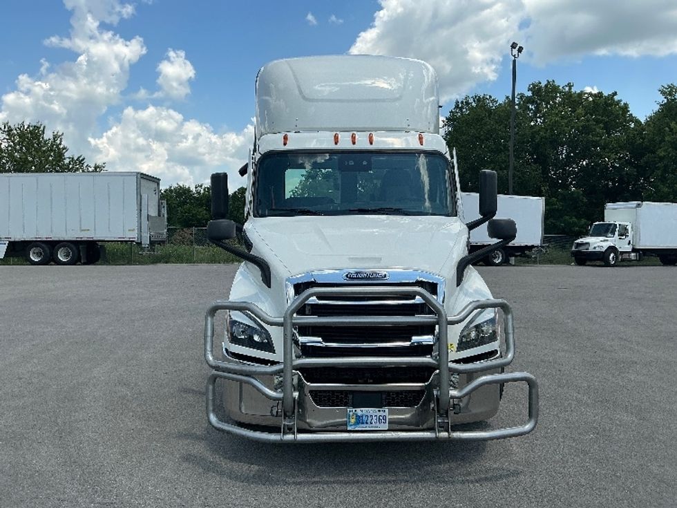 Day Cab Tractor-Heavy Duty Tractors-Freightliner-2021-T11662ST-Lexington-KY-400,610\n\t\tmiles-$ 50,500 - Image 2