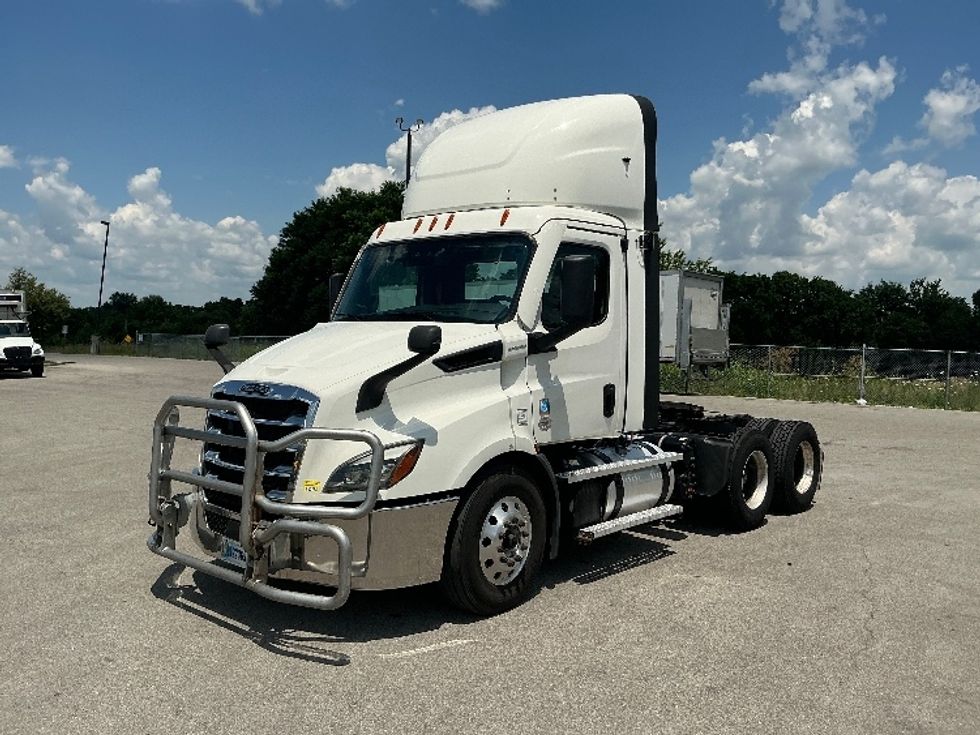 Day Cab Tractor-Heavy Duty Tractors-Freightliner-2021-T11662ST-Lexington-KY-400,610\n\t\tmiles-$ 50,500 - Image 3