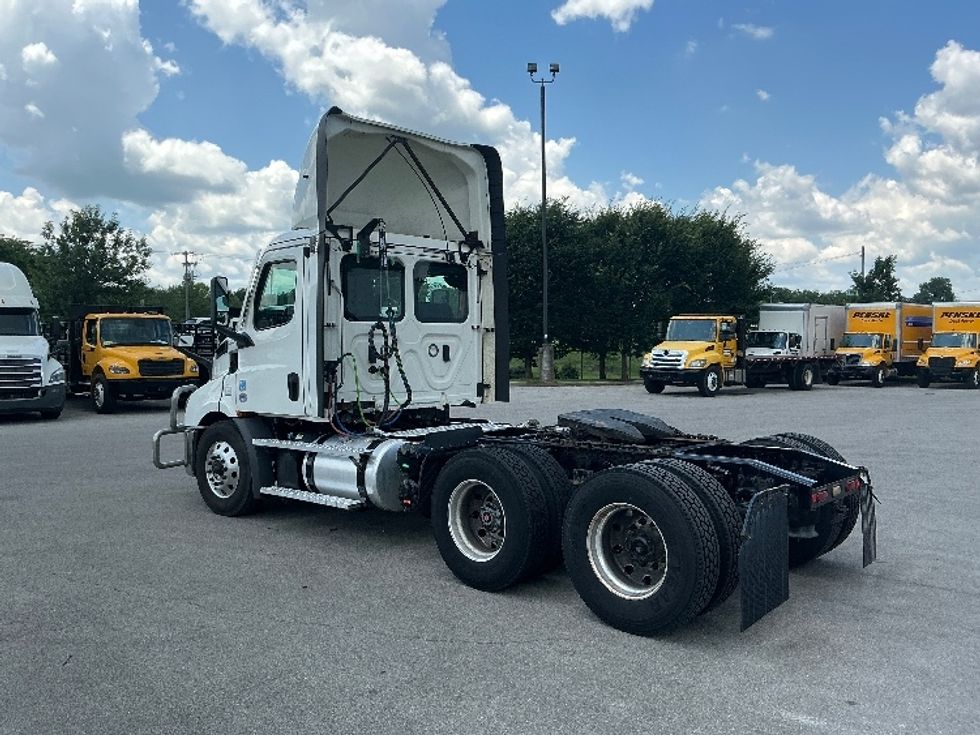 Day Cab Tractor-Heavy Duty Tractors-Freightliner-2021-T11662ST-Lexington-KY-400,610\n\t\tmiles-$ 50,500 - Image 5
