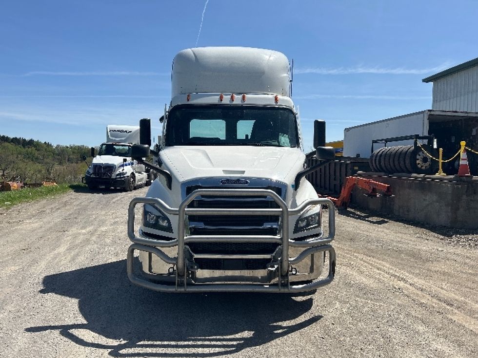 Day Cab Tractor-Heavy Duty Tractors-Freightliner-2021-T11664ST-Akron-OH-457,164\n\t\tmiles-$ 54,250 - Image 2