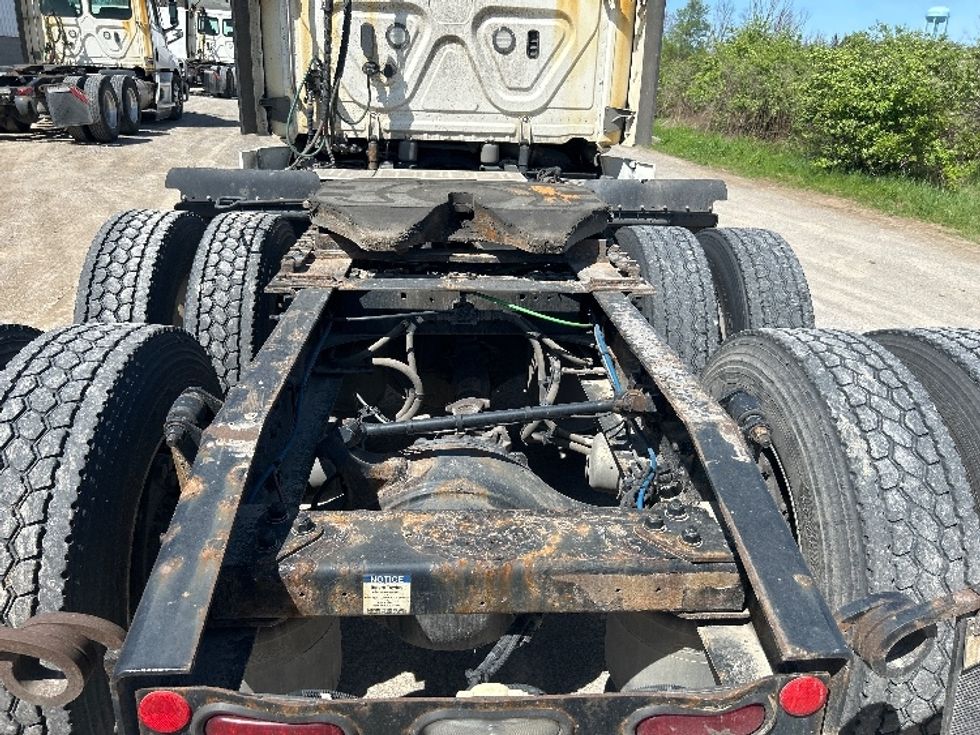 Day Cab Tractor-Heavy Duty Tractors-Freightliner-2021-T11664ST-Akron-OH-457,164\n\t\tmiles-$ 54,250 - Image 6