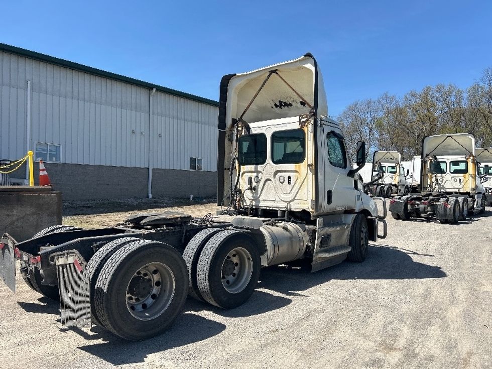 Day Cab Tractor-Heavy Duty Tractors-Freightliner-2021-T11664ST-Akron-OH-457,164\n\t\tmiles-$ 54,250 - Image 7