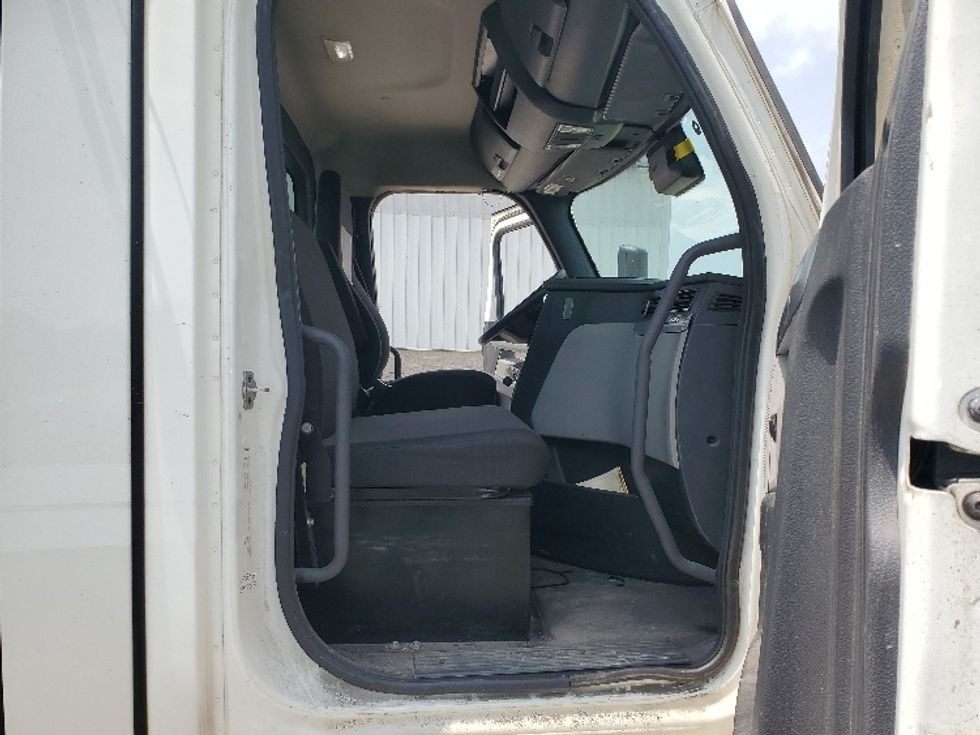 Day Cab Tractor-Heavy Duty Tractors-Freightliner-2021-T11664ST-Akron-OH-487,121\n\t\tmiles-$ 51,250 - Image 12