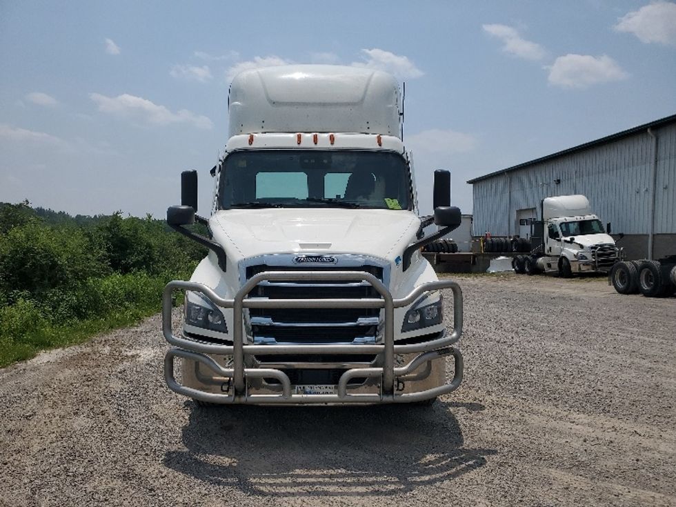 Day Cab Tractor-Heavy Duty Tractors-Freightliner-2021-T11664ST-Akron-OH-487,121\n\t\tmiles-$ 51,250 - Image 2