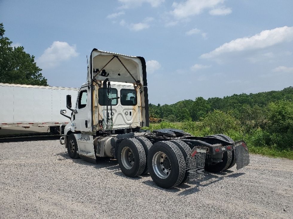 Day Cab Tractor-Heavy Duty Tractors-Freightliner-2021-T11664ST-Akron-OH-487,121\n\t\tmiles-$ 51,250 - Image 5
