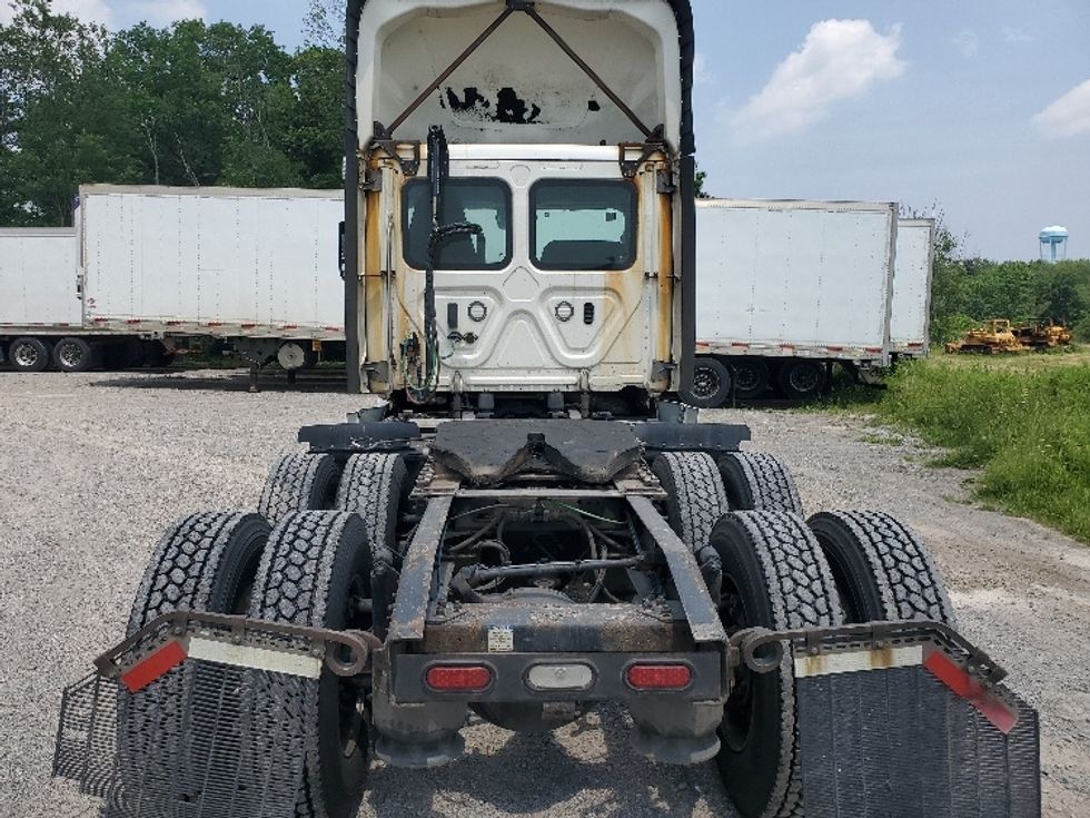 Day Cab Tractor-Heavy Duty Tractors-Freightliner-2021-T11664ST-Akron-OH-487,121\n\t\tmiles-$ 51,250 - Image 6