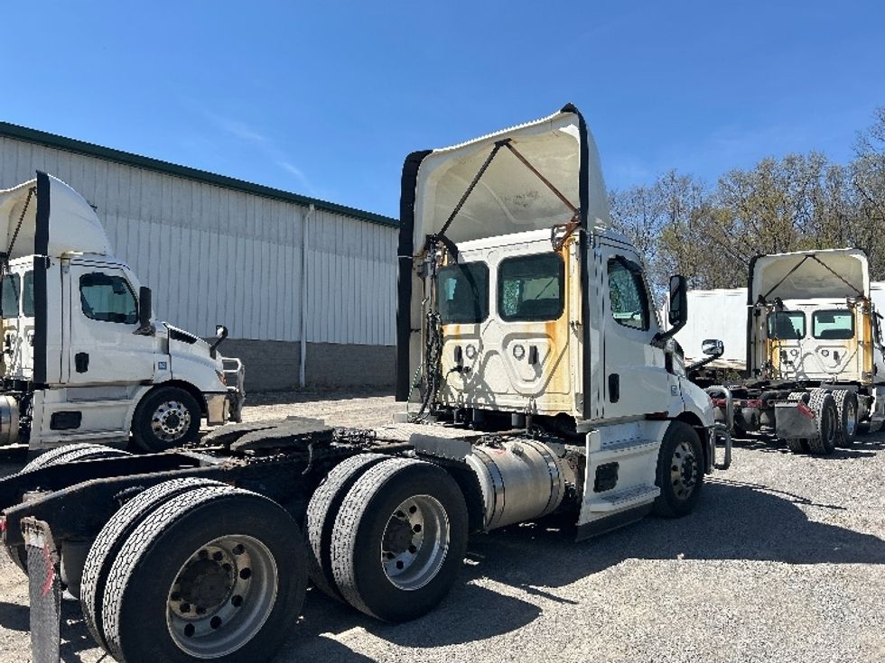 Day Cab Tractor-Heavy Duty Tractors-Freightliner-2021-T11664ST-Akron-OH-511,732\n\t\tmiles-$ 48,750 - Image 7