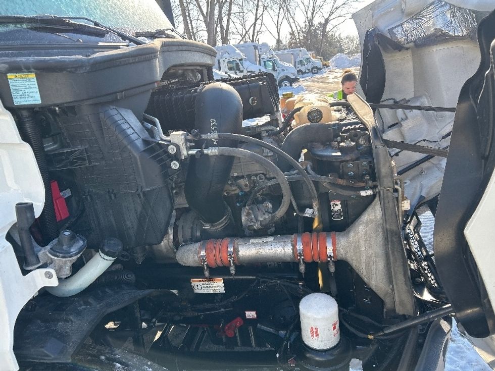 Day Cab Tractor-Heavy Duty Tractors-Freightliner-2021-T11664ST-Albany-NY-331,156\n\t\tmiles-$ 44,500 - Image 15