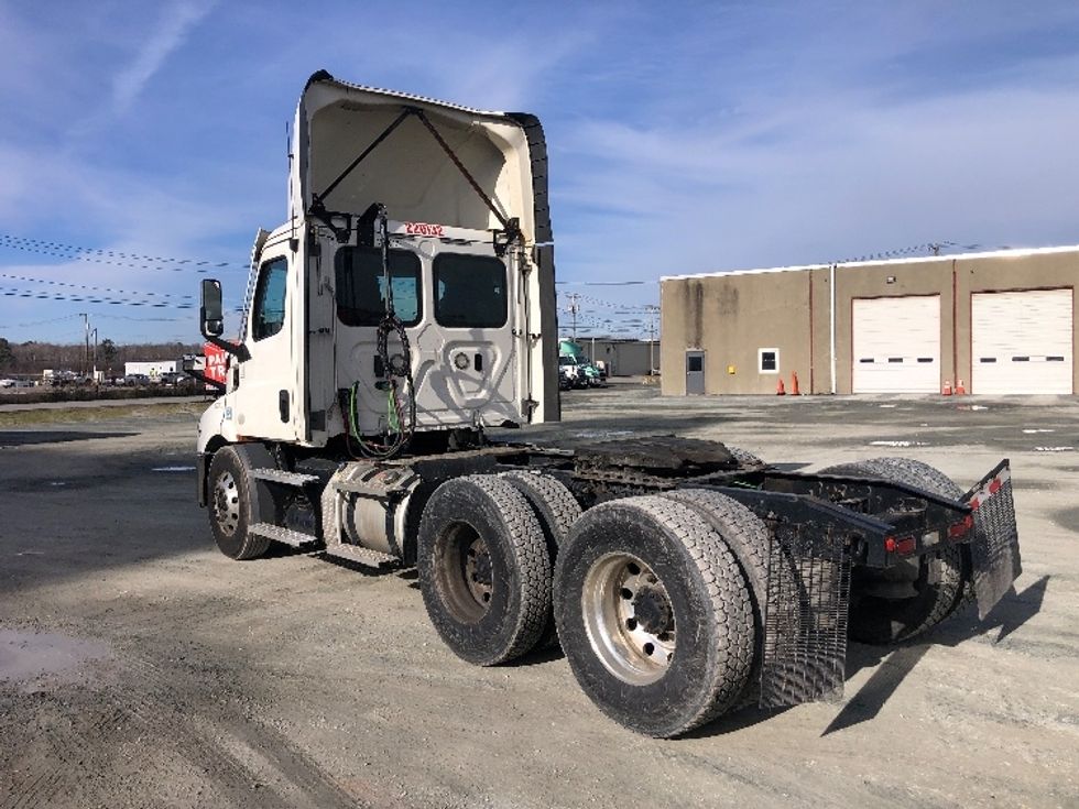 Day Cab Tractor-Heavy Duty Tractors-Freightliner-2021-T11664ST-Albany-NY-390,263\n\t\tmiles-$ 50,250 - Image 5