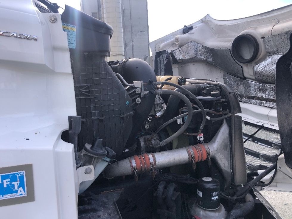 Day Cab Tractor-Heavy Duty Tractors-Freightliner-2021-T11664ST-Albany-NY-488,230\n\t\tmiles-$ 41,750 - Image 15