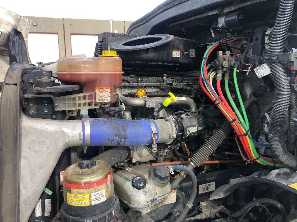 Day Cab Tractor-Heavy Duty Tractors-Freightliner-2021-T11664ST-Albany-NY-488,230\n\t\tmiles-$ 41,750 - Image 16