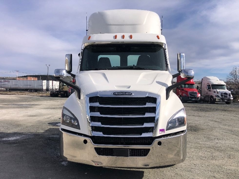 Day Cab Tractor-Heavy Duty Tractors-Freightliner-2021-T11664ST-Albany-NY-488,230\n\t\tmiles-$ 41,750 - Image 2