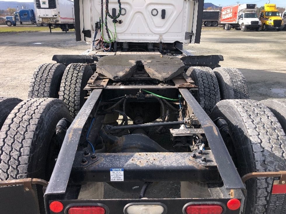 Day Cab Tractor-Heavy Duty Tractors-Freightliner-2021-T11664ST-Albany-NY-488,230\n\t\tmiles-$ 41,750 - Image 6