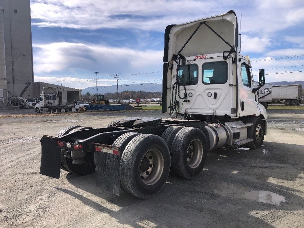 Day Cab Tractor-Heavy Duty Tractors-Freightliner-2021-T11664ST-Albany-NY-488,230\n\t\tmiles-$ 41,750 - Image 7