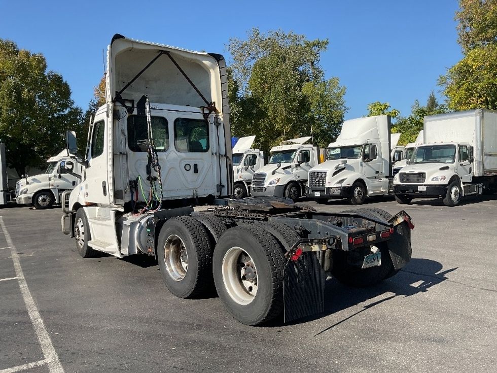 Day Cab Tractor-Heavy Duty Tractors-Freightliner-2021-T11664ST-Albany-NY-542,748\n\t\tmiles-$ 37,000 - Image 5