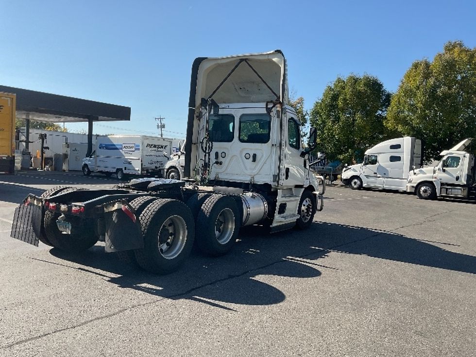 Day Cab Tractor-Heavy Duty Tractors-Freightliner-2021-T11664ST-Albany-NY-542,748\n\t\tmiles-$ 37,000 - Image 7