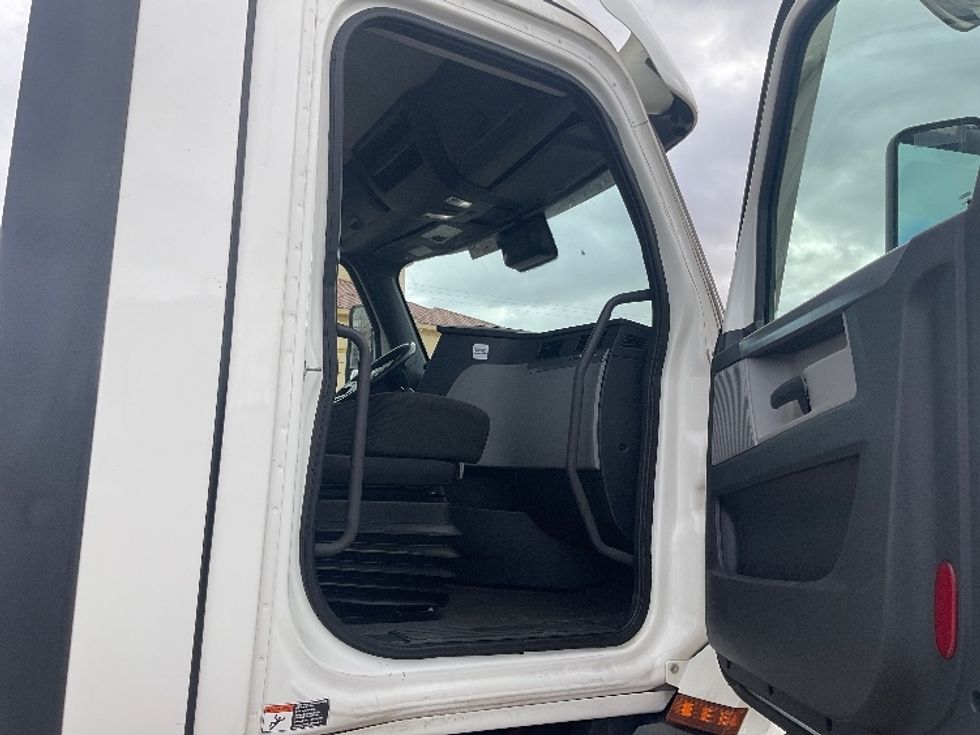 Day Cab Tractor-Heavy Duty Tractors-Freightliner-2021-T11664ST-Albuquerque-NM-419,111\n\t\tmiles-$ 57,500 - Image 12