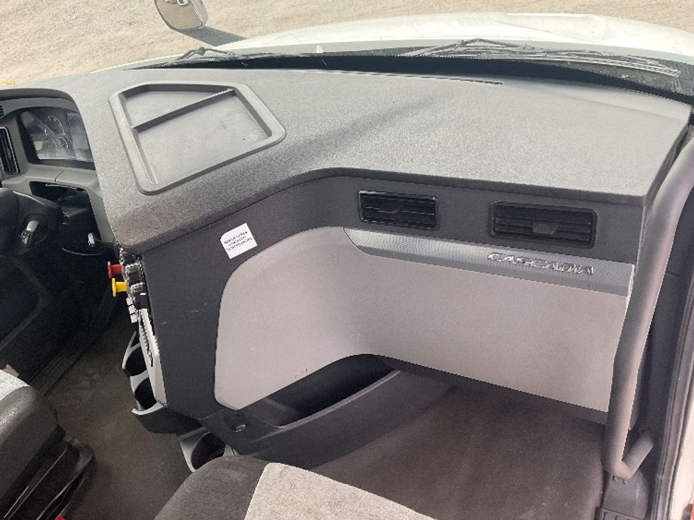 Day Cab Tractor-Heavy Duty Tractors-Freightliner-2021-T11664ST-Albuquerque-NM-419,111\n\t\tmiles-$ 57,500 - Image 13