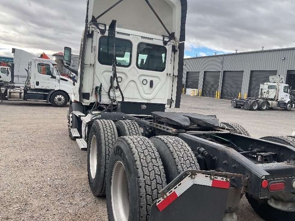 Day Cab Tractor-Heavy Duty Tractors-Freightliner-2021-T11664ST-Albuquerque-NM-419,111\n\t\tmiles-$ 57,500 - Image 5