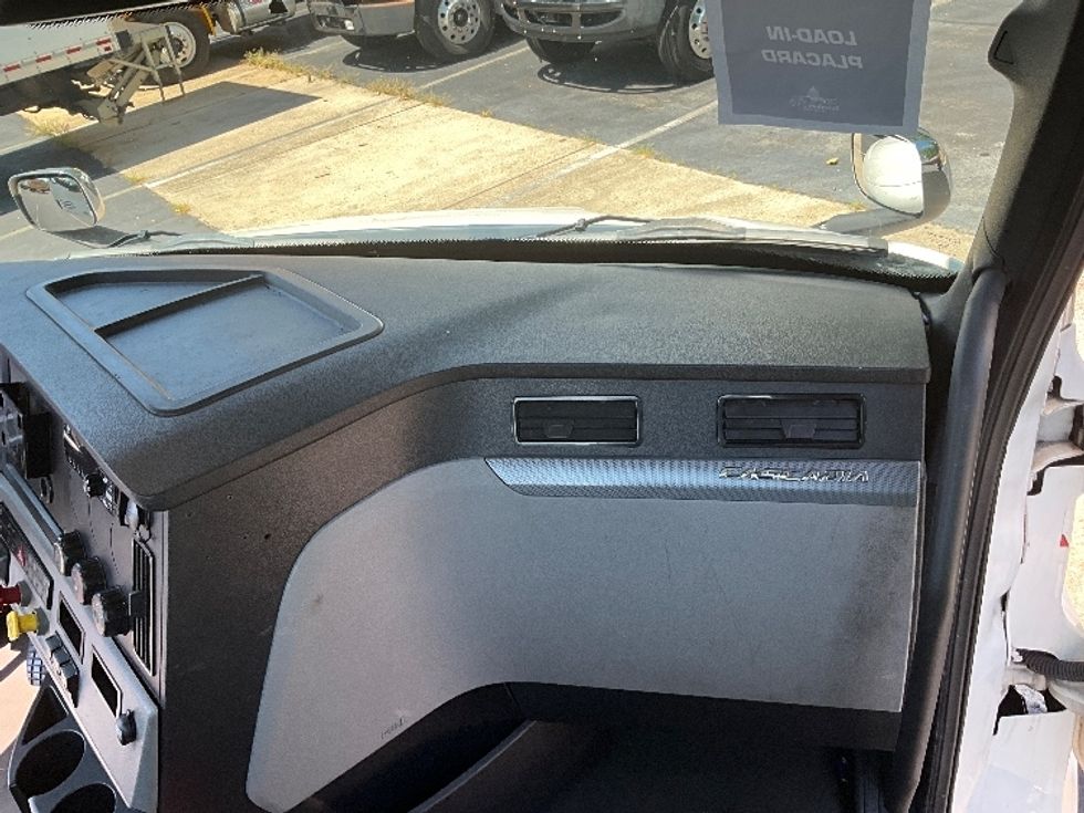 Day Cab Tractor-Heavy Duty Tractors-Freightliner-2021-T11664ST-Alexandria-VA-398,391\n\t\tmiles-$ 54,250 - Image 13