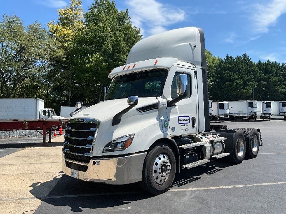 Day Cab Tractor-Heavy Duty Tractors-Freightliner-2021-T11664ST-Alexandria-VA-398,391\n\t\tmiles-$ 54,250 - Image 3