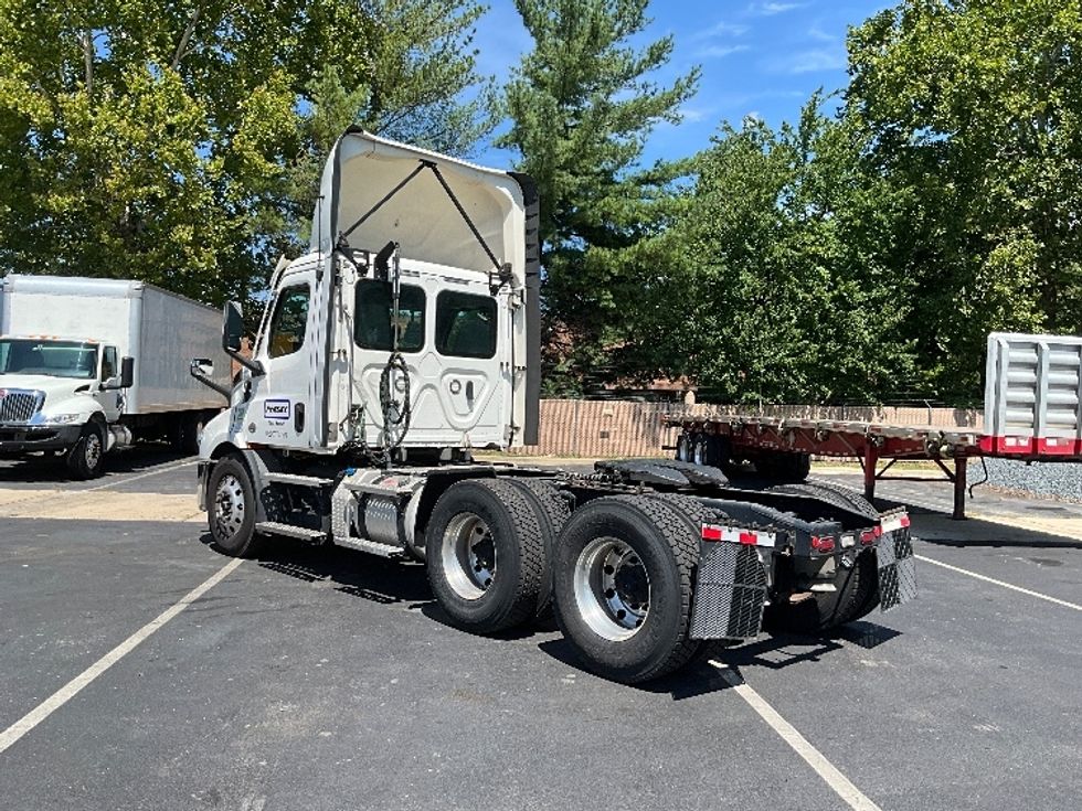 Day Cab Tractor-Heavy Duty Tractors-Freightliner-2021-T11664ST-Alexandria-VA-398,391\n\t\tmiles-$ 54,250 - Image 5