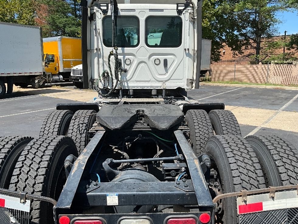 Day Cab Tractor-Heavy Duty Tractors-Freightliner-2021-T11664ST-Alexandria-VA-398,391\n\t\tmiles-$ 54,250 - Image 6