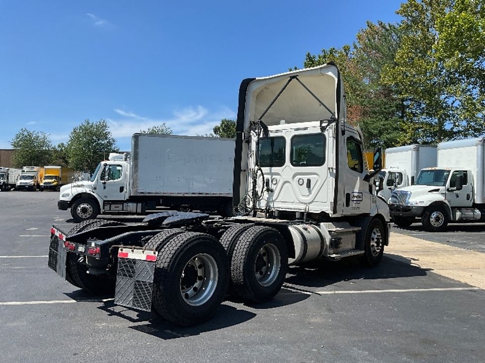 Day Cab Tractor-Heavy Duty Tractors-Freightliner-2021-T11664ST-Alexandria-VA-398,391\n\t\tmiles-$ 54,250 - Image 7