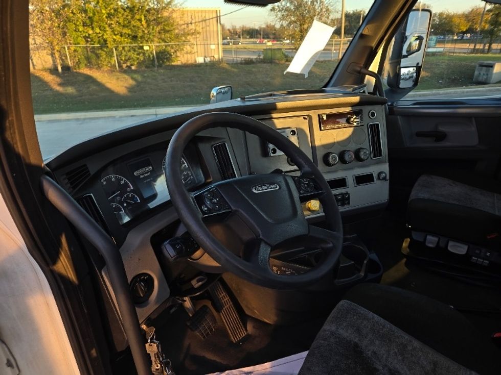 Day Cab Tractor-Heavy Duty Tractors-Freightliner-2021-T11664ST-Arlington-TX-411,774\n\t\tmiles-$ 57,500 - Image 10