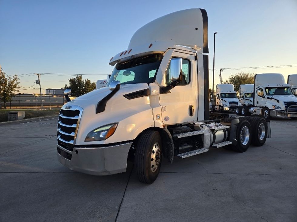 Day Cab Tractor-Heavy Duty Tractors-Freightliner-2021-T11664ST-Arlington-TX-412,080\n\t\tmiles-$ 58,500 - Image 3