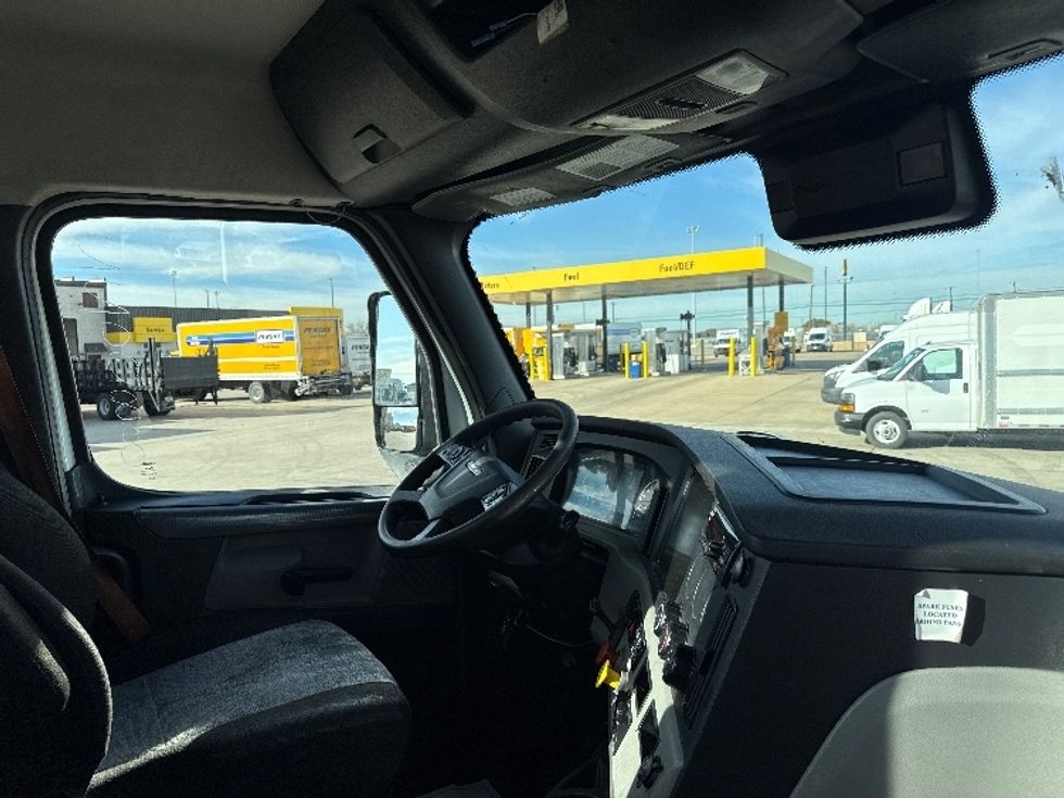 Day Cab Tractor-Heavy Duty Tractors-Freightliner-2021-T11664ST-Arlington-TX-423,084\n\t\tmiles-$ 57,500 - Image 14