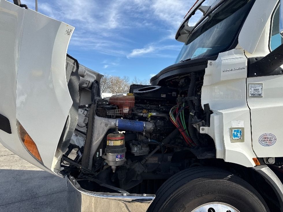 Day Cab Tractor-Heavy Duty Tractors-Freightliner-2021-T11664ST-Arlington-TX-423,084\n\t\tmiles-$ 57,500 - Image 16