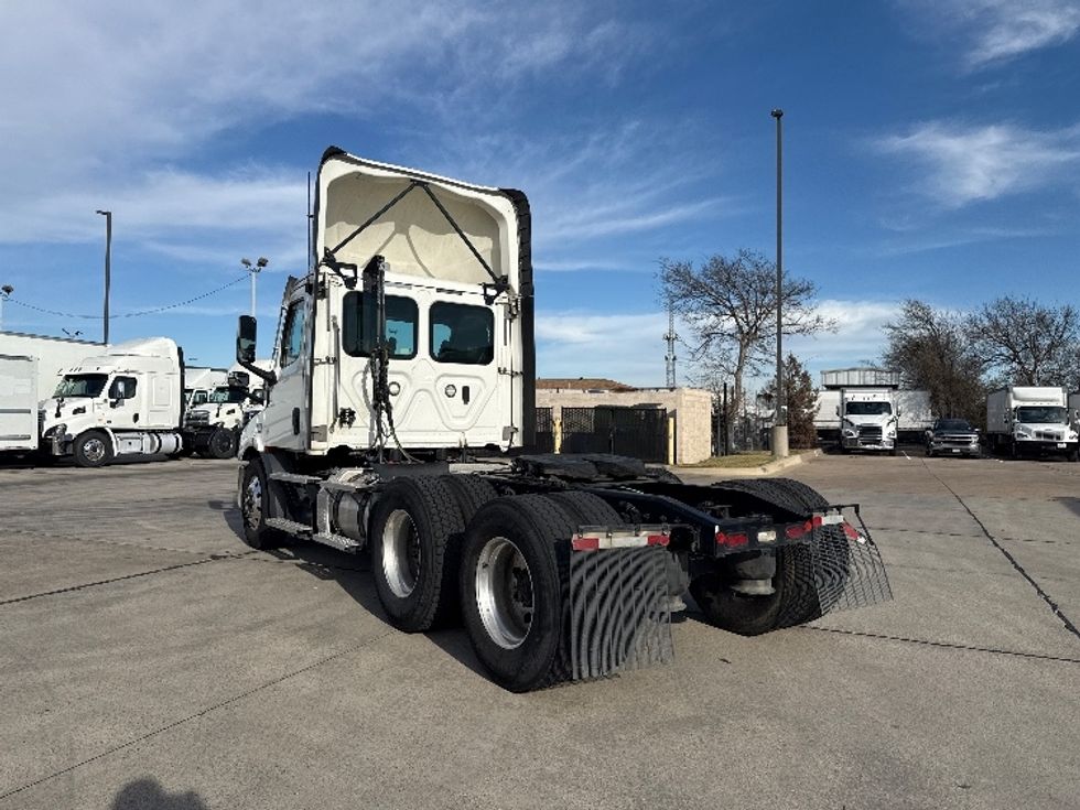 Day Cab Tractor-Heavy Duty Tractors-Freightliner-2021-T11664ST-Arlington-TX-423,084\n\t\tmiles-$ 57,500 - Image 5