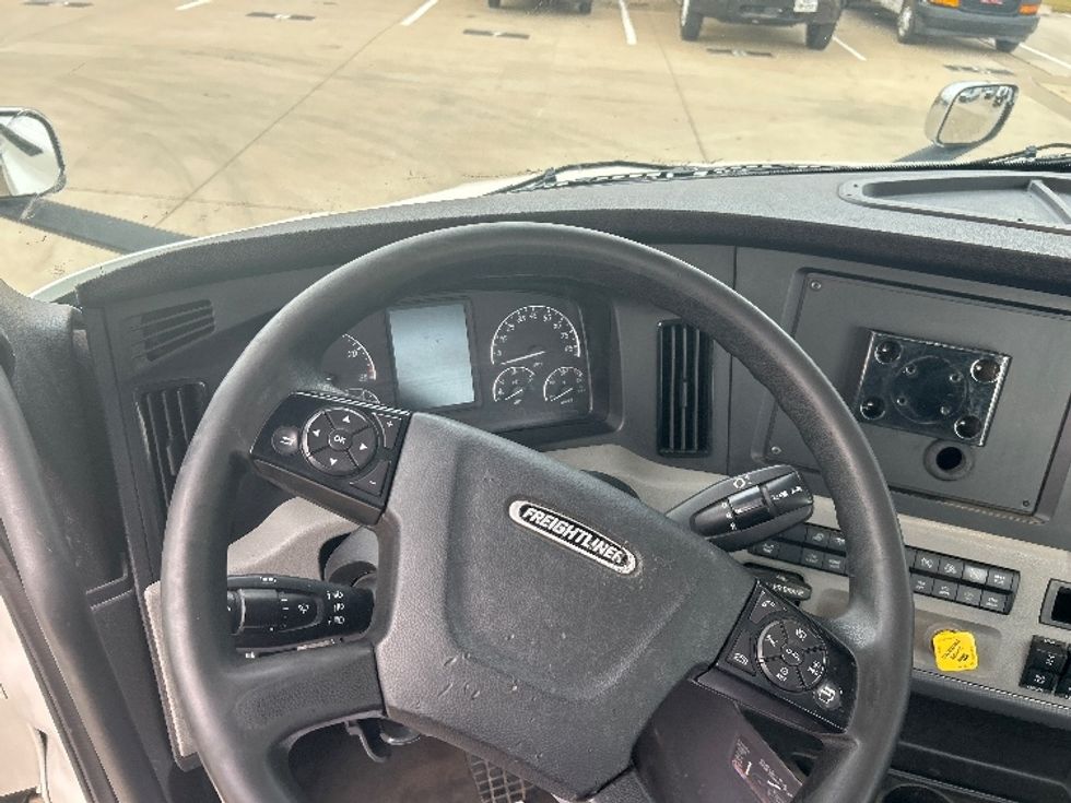 Day Cab Tractor-Heavy Duty Tractors-Freightliner-2021-T11664ST-Arlington-TX-440,537\n\t\tmiles-$ 55,250 - Image 11