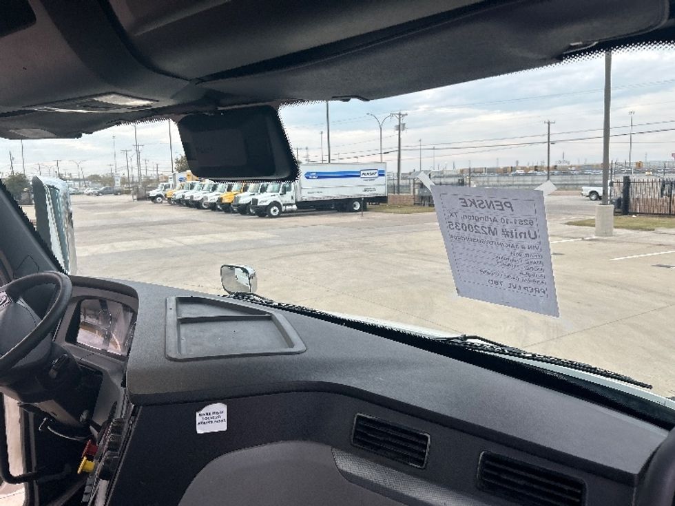 Day Cab Tractor-Heavy Duty Tractors-Freightliner-2021-T11664ST-Arlington-TX-440,537\n\t\tmiles-$ 55,250 - Image 13