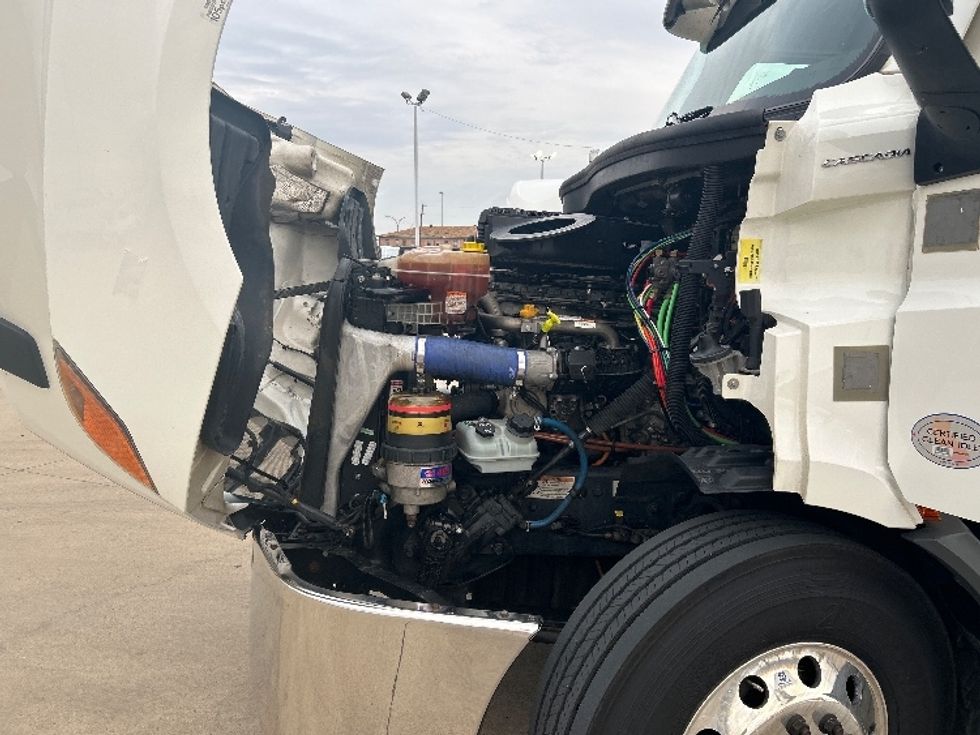 Day Cab Tractor-Heavy Duty Tractors-Freightliner-2021-T11664ST-Arlington-TX-440,537\n\t\tmiles-$ 55,250 - Image 16