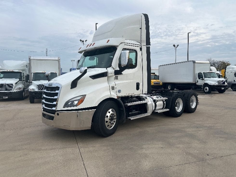 Day Cab Tractor-Heavy Duty Tractors-Freightliner-2021-T11664ST-Arlington-TX-440,537\n\t\tmiles-$ 55,250 - Image 3