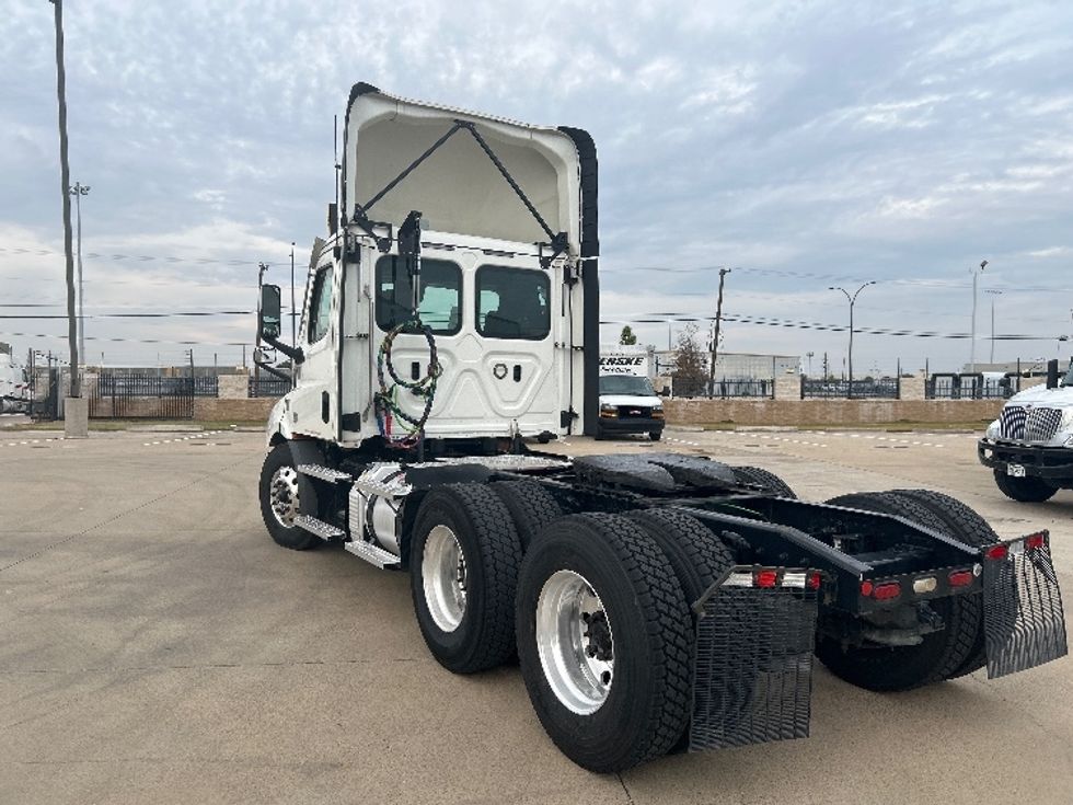 Day Cab Tractor-Heavy Duty Tractors-Freightliner-2021-T11664ST-Arlington-TX-440,537\n\t\tmiles-$ 55,250 - Image 5