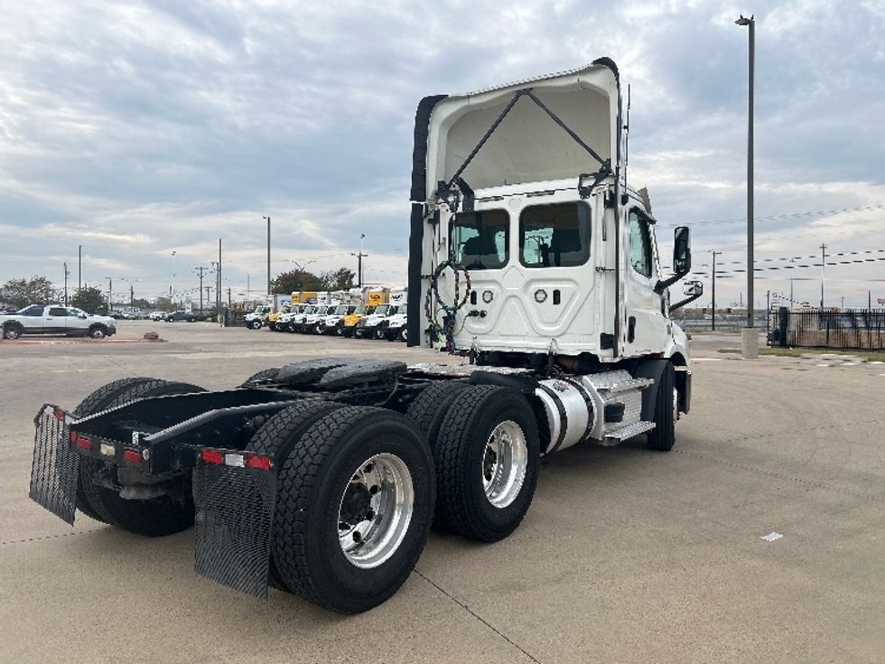 Day Cab Tractor-Heavy Duty Tractors-Freightliner-2021-T11664ST-Arlington-TX-440,537\n\t\tmiles-$ 55,250 - Image 7