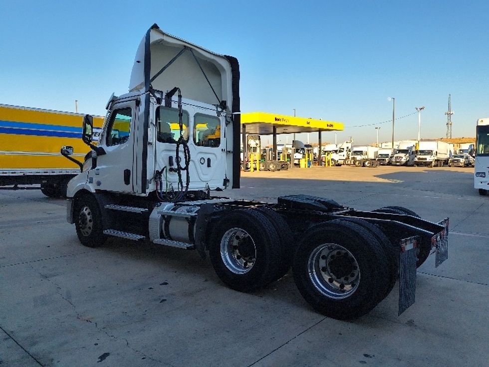 Day Cab Tractor-Heavy Duty Tractors-Freightliner-2021-T11664ST-Arlington-TX-443,825\n\t\tmiles-$ 54,250 - Image 5