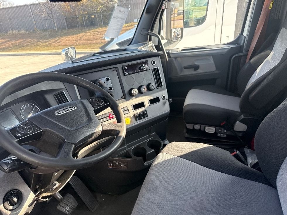 Day Cab Tractor-Heavy Duty Tractors-Freightliner-2021-T11664ST-Arlington-TX-443,825\n\t\tmiles-$ 55,000 - Image 10