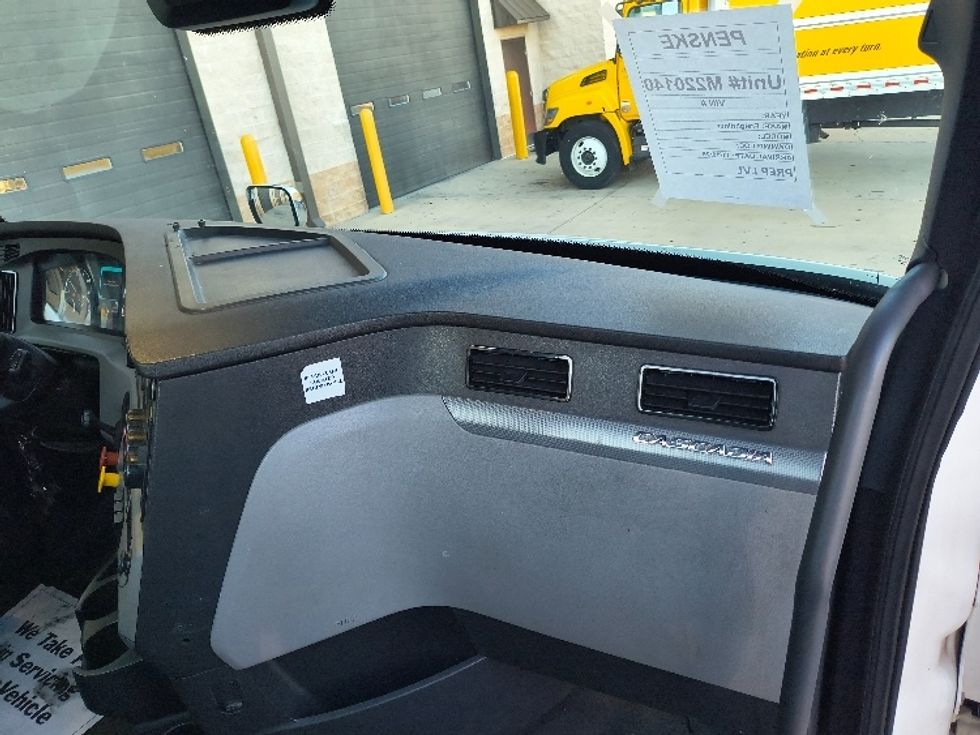 Day Cab Tractor-Heavy Duty Tractors-Freightliner-2021-T11664ST-Arlington-TX-443,825\n\t\tmiles-$ 55,000 - Image 13