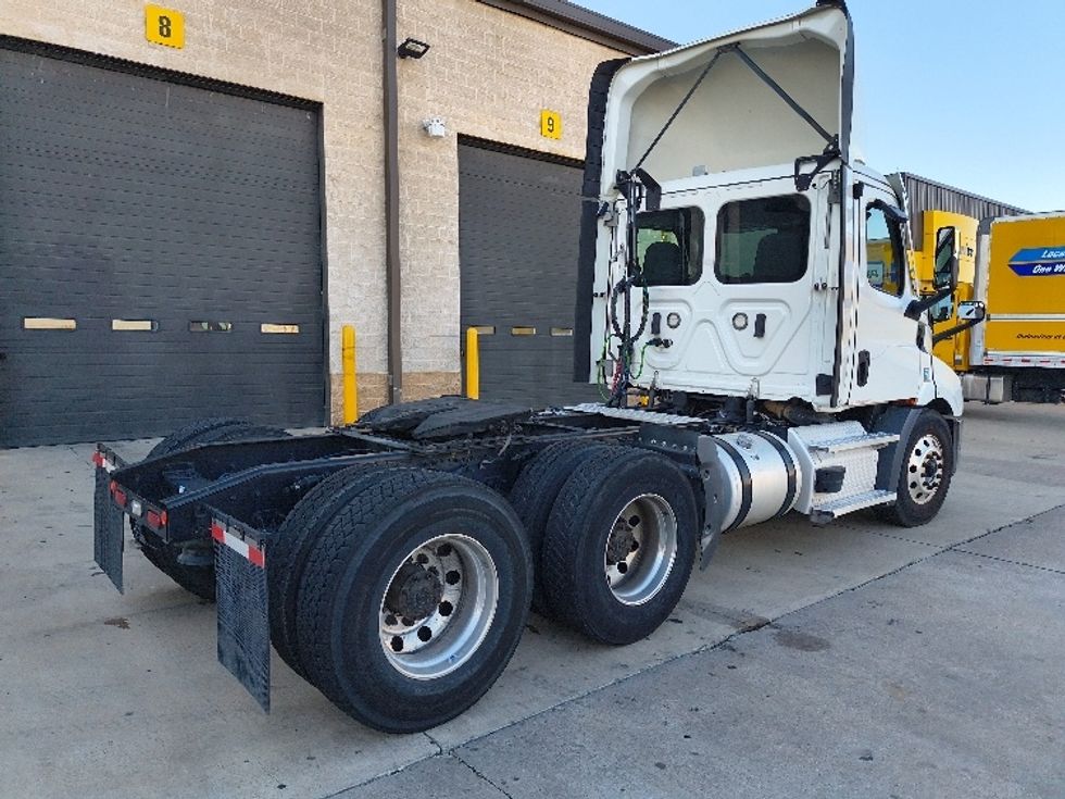 Day Cab Tractor-Heavy Duty Tractors-Freightliner-2021-T11664ST-Arlington-TX-443,825\n\t\tmiles-$ 55,000 - Image 7