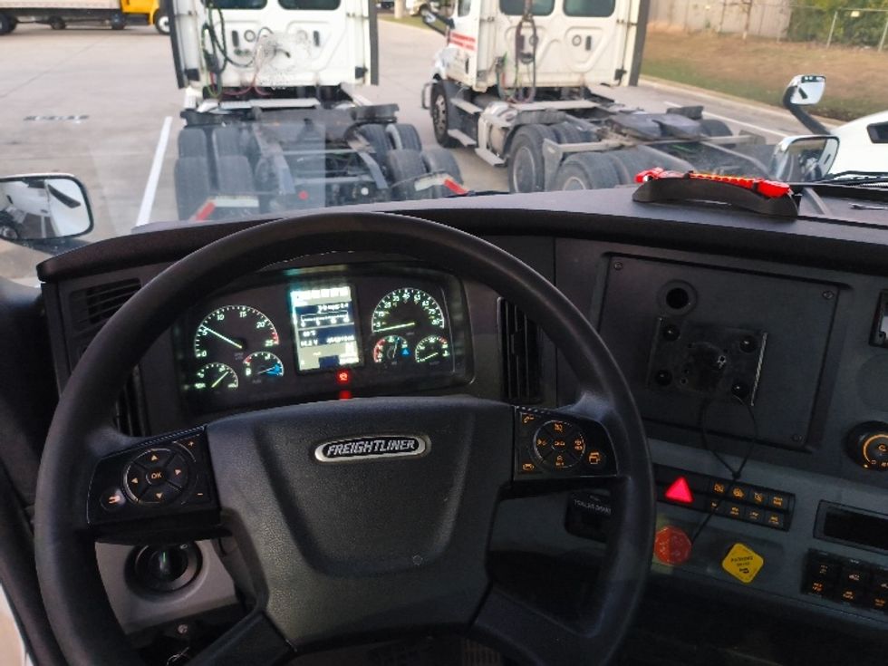 Day Cab Tractor-Heavy Duty Tractors-Freightliner-2021-T11664ST-Arlington-TX-454,317\n\t\tmiles-$ 53,750 - Image 11