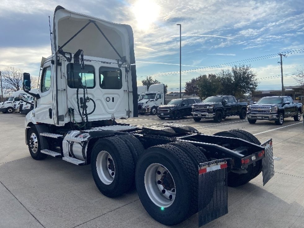 Day Cab Tractor-Heavy Duty Tractors-Freightliner-2021-T11664ST-Arlington-TX-471,249\n\t\tmiles-$ 52,250 - Image 5