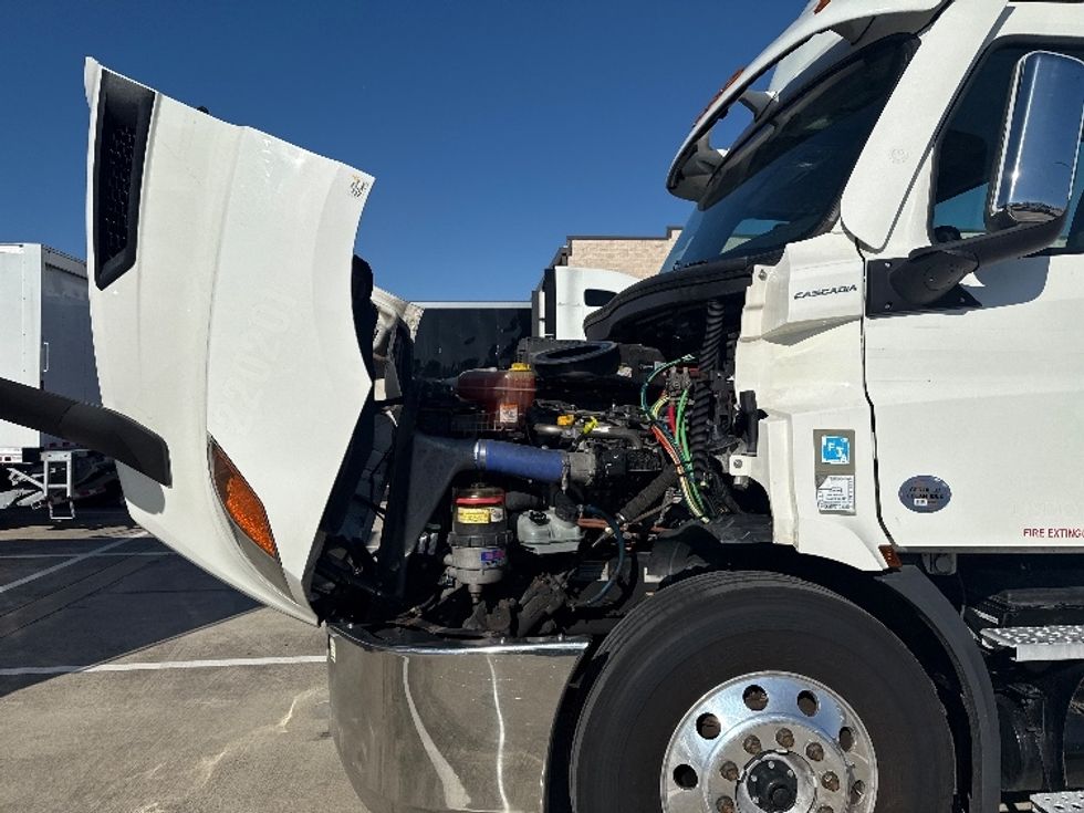 Day Cab Tractor-Heavy Duty Tractors-Freightliner-2021-T11664ST-Arlington-TX-472,511\n\t\tmiles-$ 52,000 - Image 16